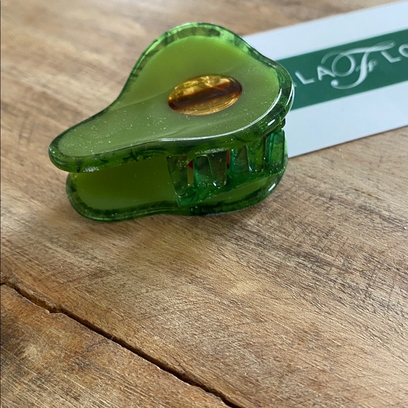Bella Flora mini avocado hair clip - Picture 2 of 5